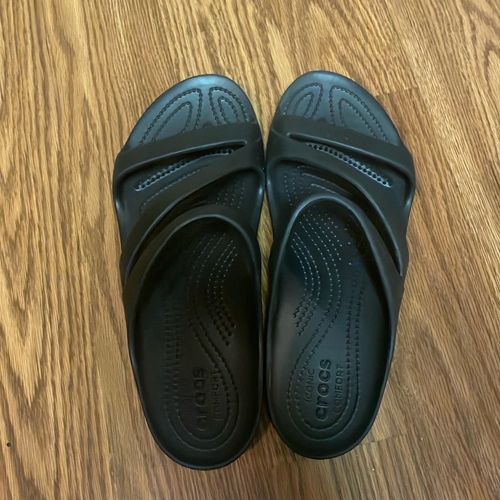 Women’s crocs sandals
